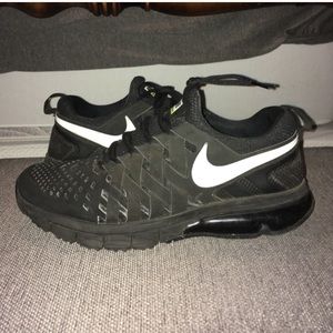 NIKE FINGERTRAP MAX AIR MAX